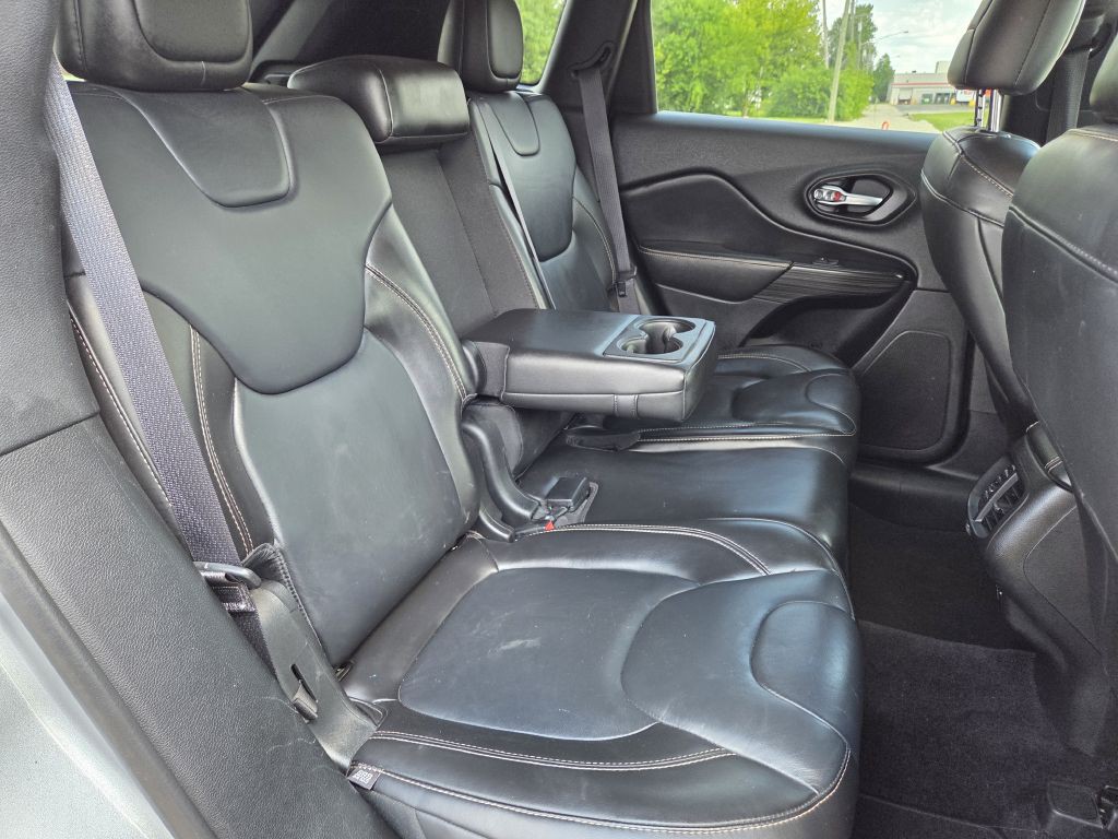 2017 Jeep Cherokee Image 19