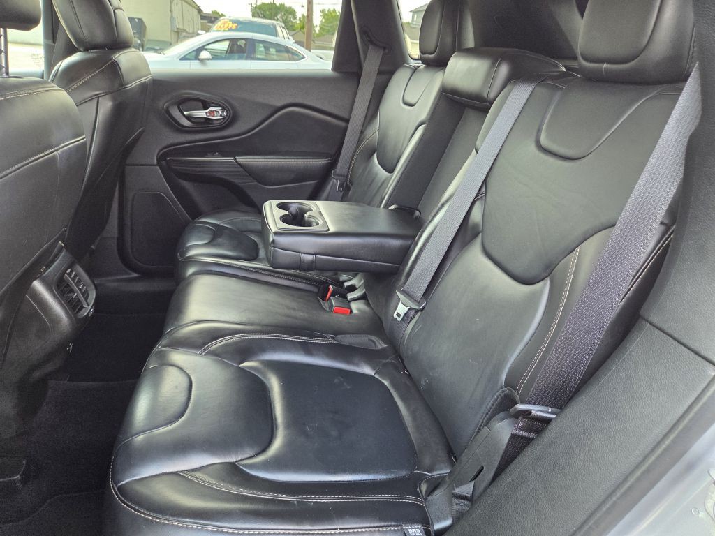 2017 Jeep Cherokee Image 21
