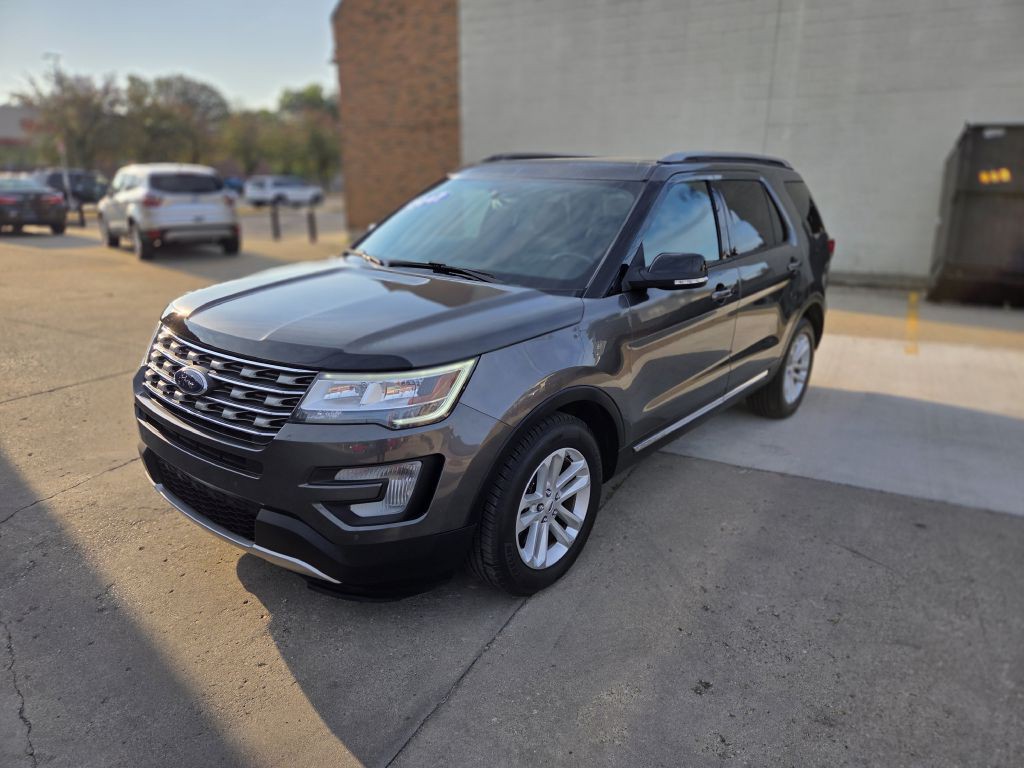 2017 Ford Explorer Image 1