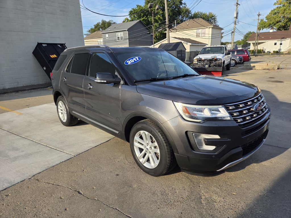 2017 Ford Explorer Image 2