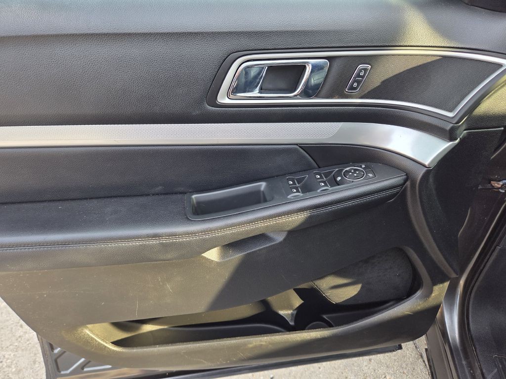 2017 Ford Explorer Image 6