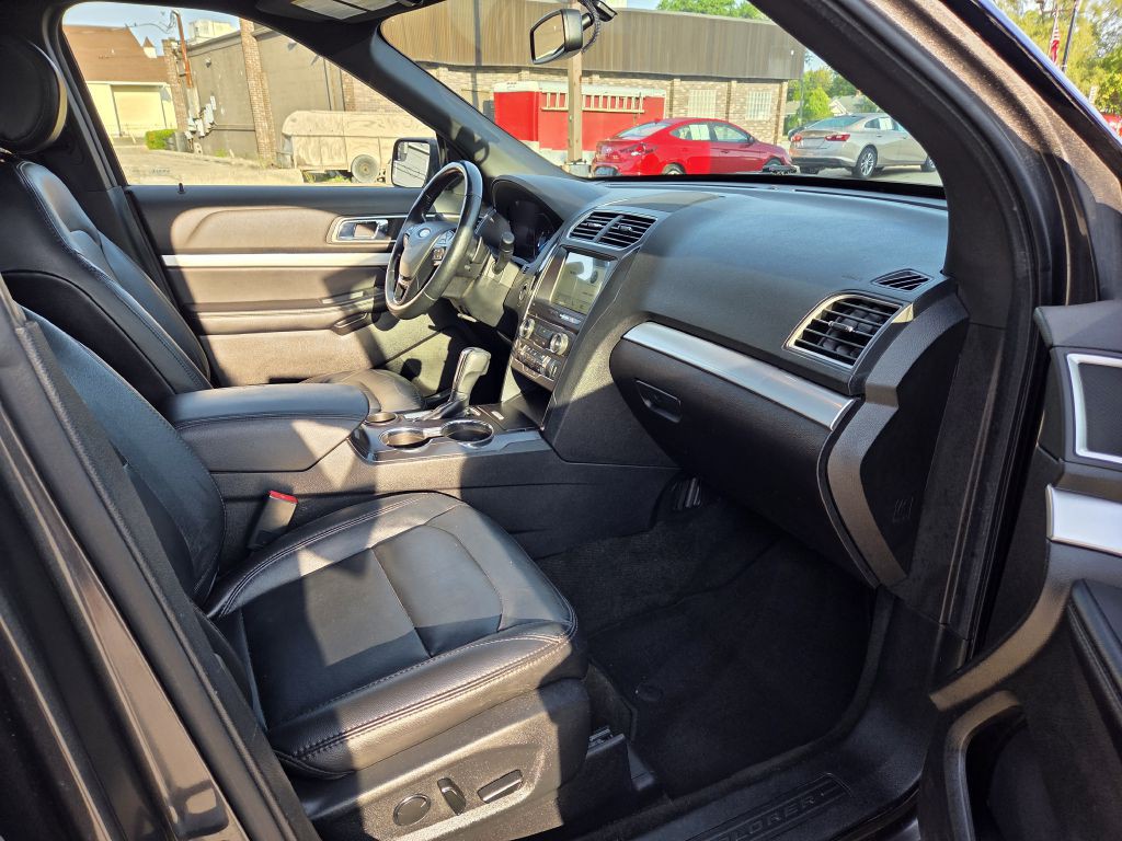 2017 Ford Explorer Image 14