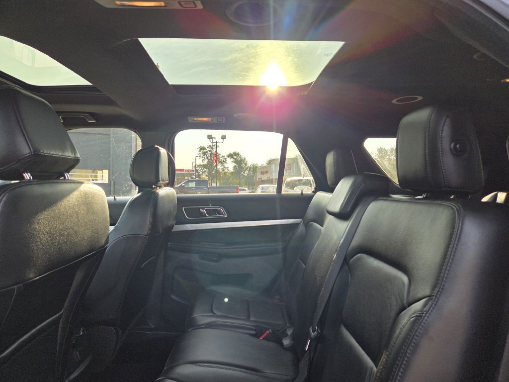 2017 Ford Explorer Image 21