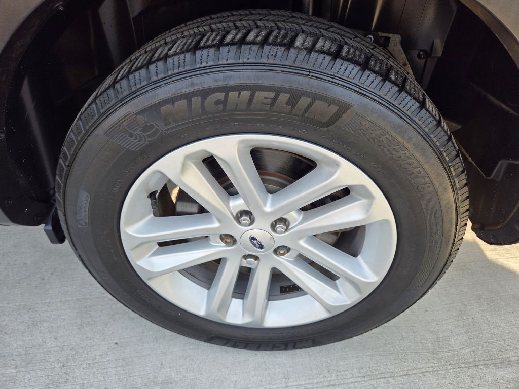 2017 Ford Explorer Image 25