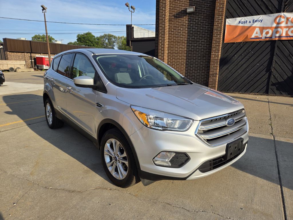 2017 Ford Escape Image 2