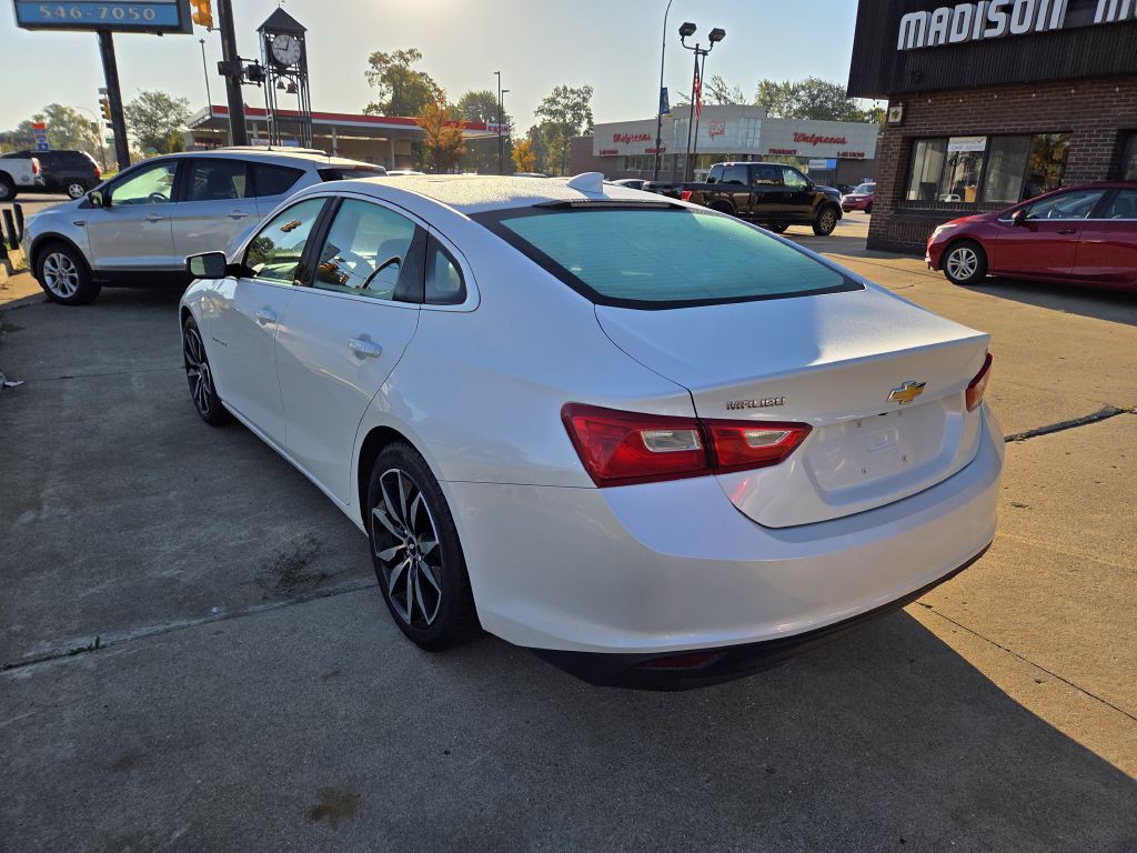 2016 Chevrolet Malibu Image 4