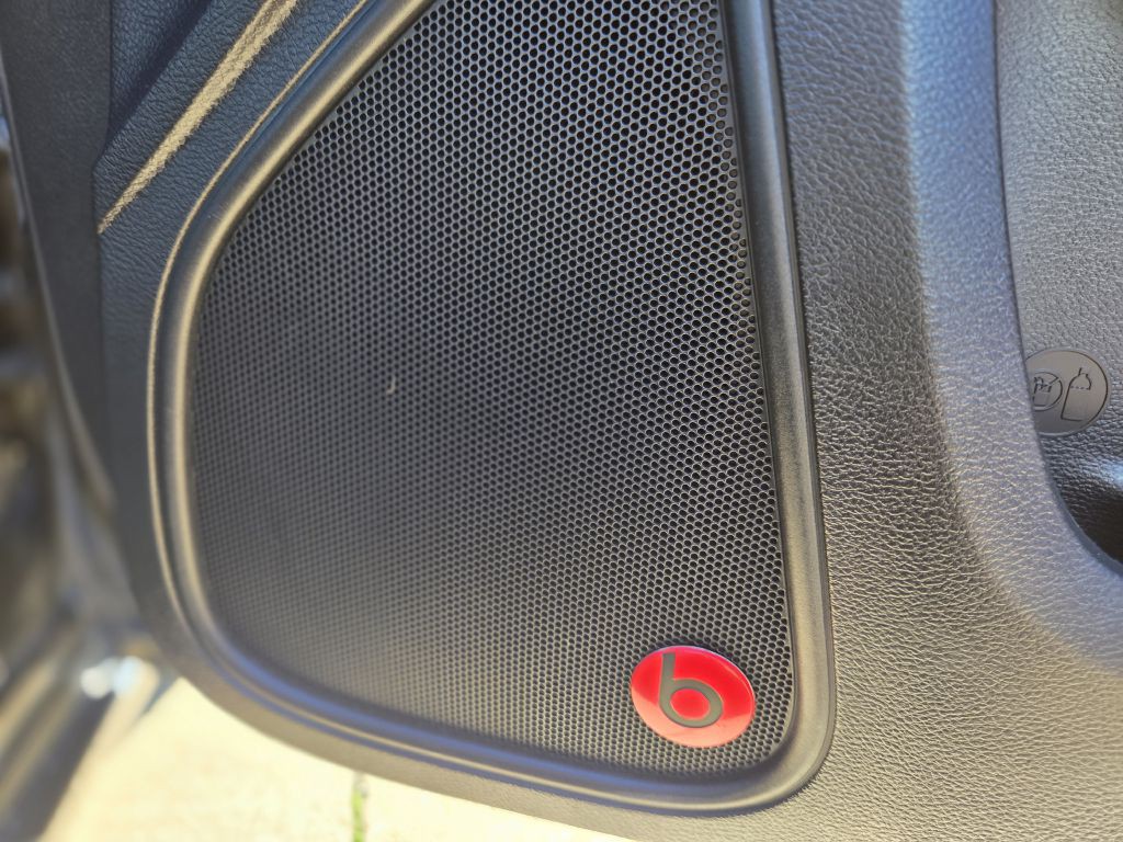 2013 Chrysler 300 Image 17
