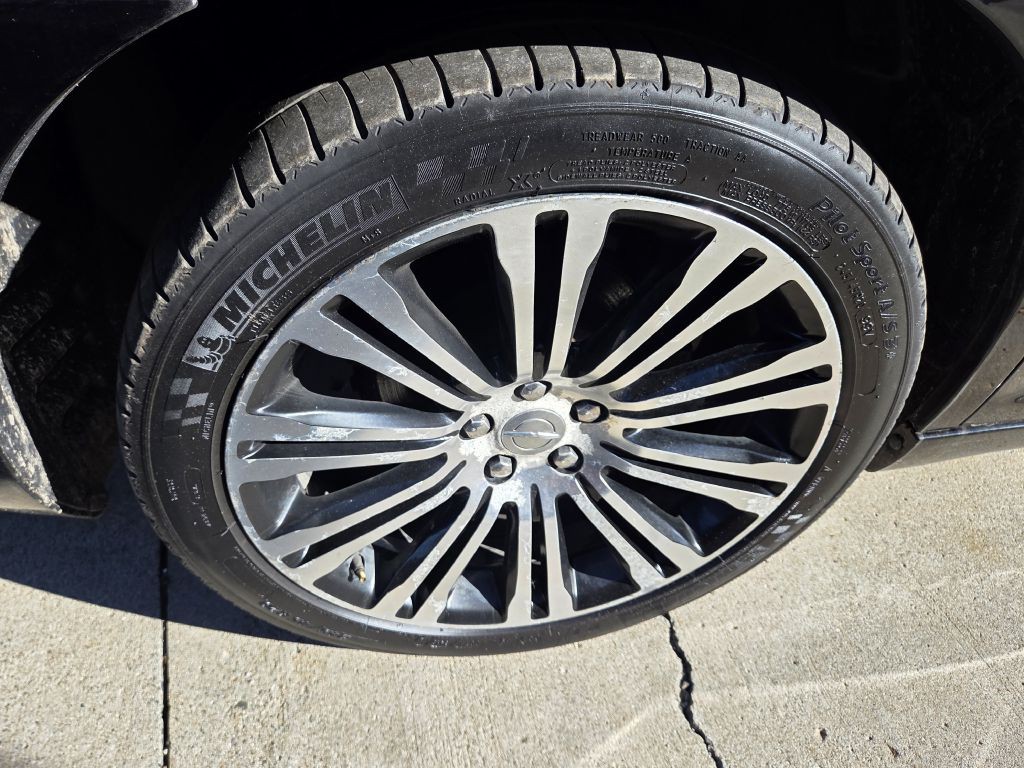 2013 Chrysler 300 Image 25