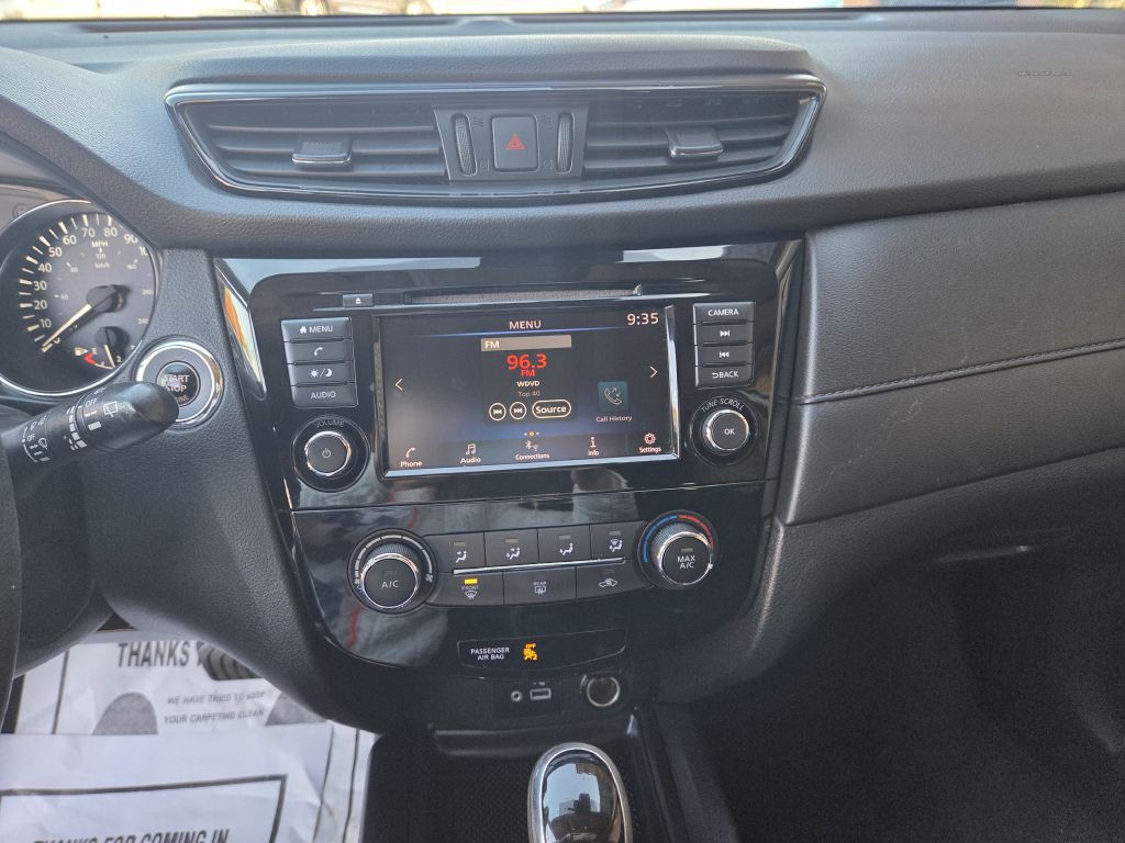 2019 Nissan Rogue Image 9