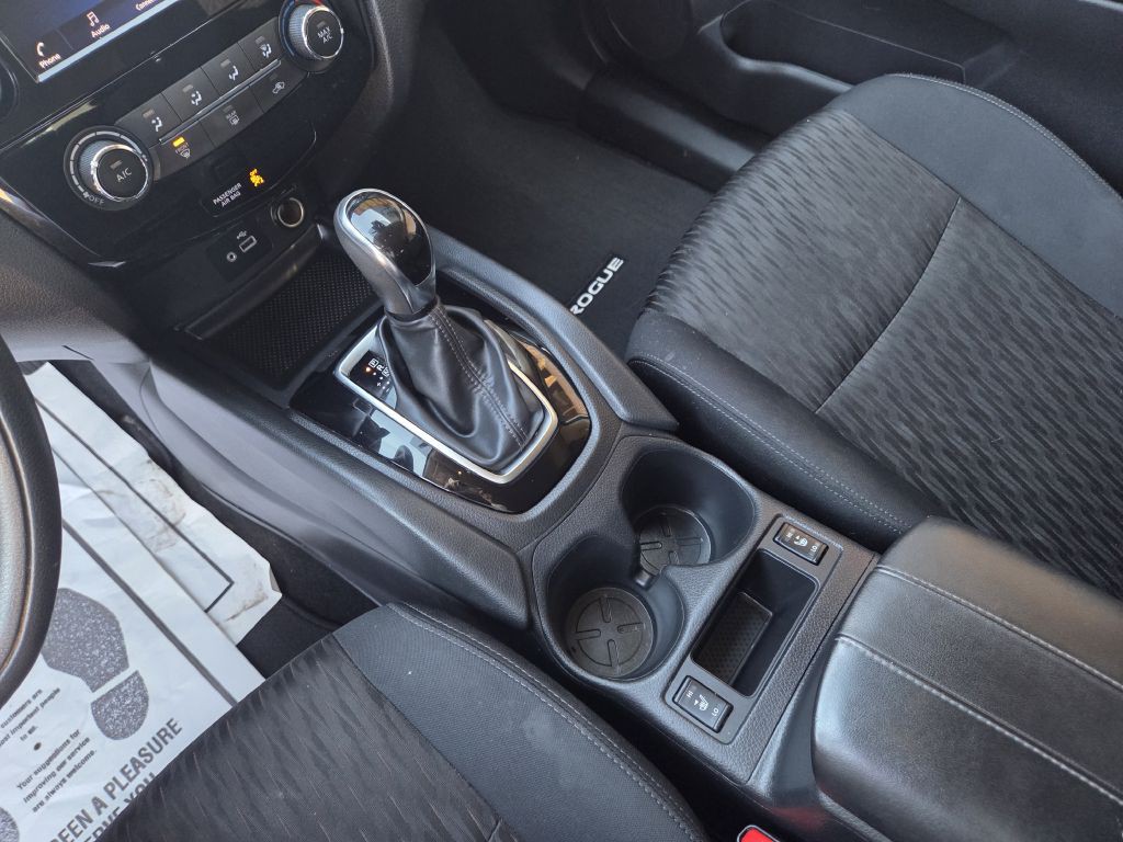 2019 Nissan Rogue Image 11