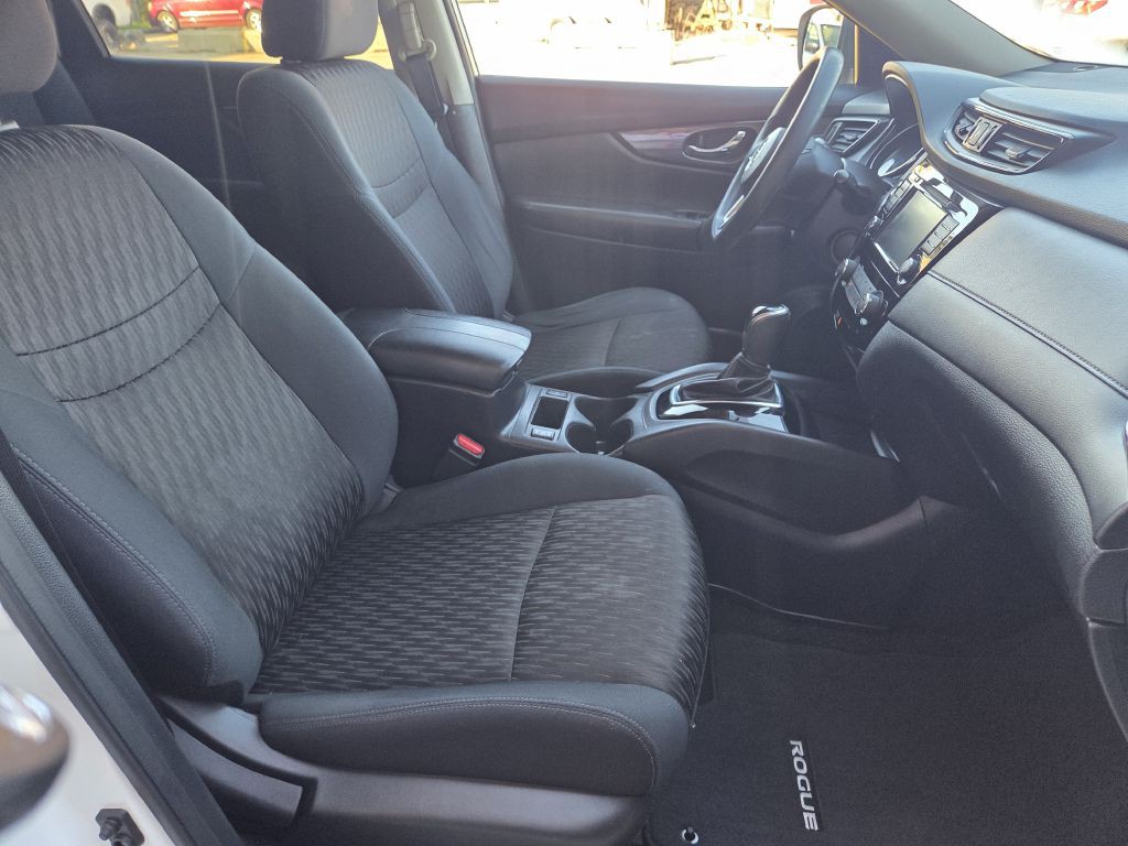 2019 Nissan Rogue Image 14