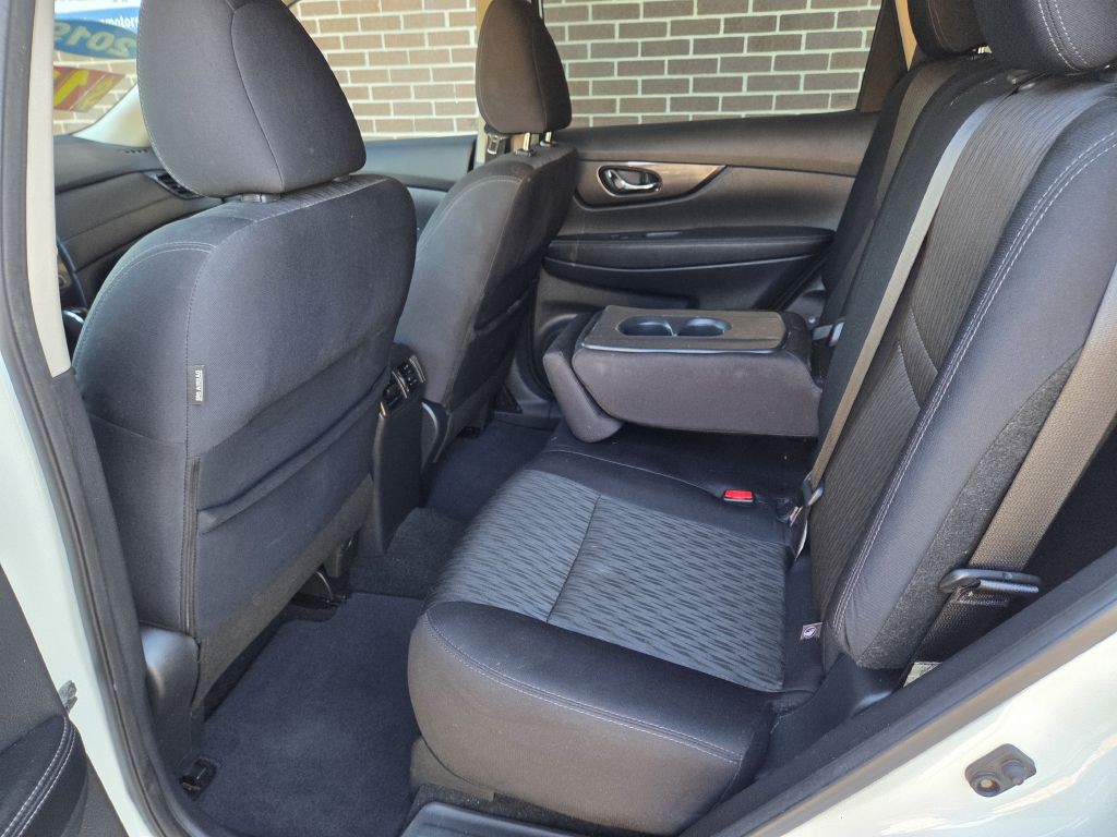 2019 Nissan Rogue Image 18