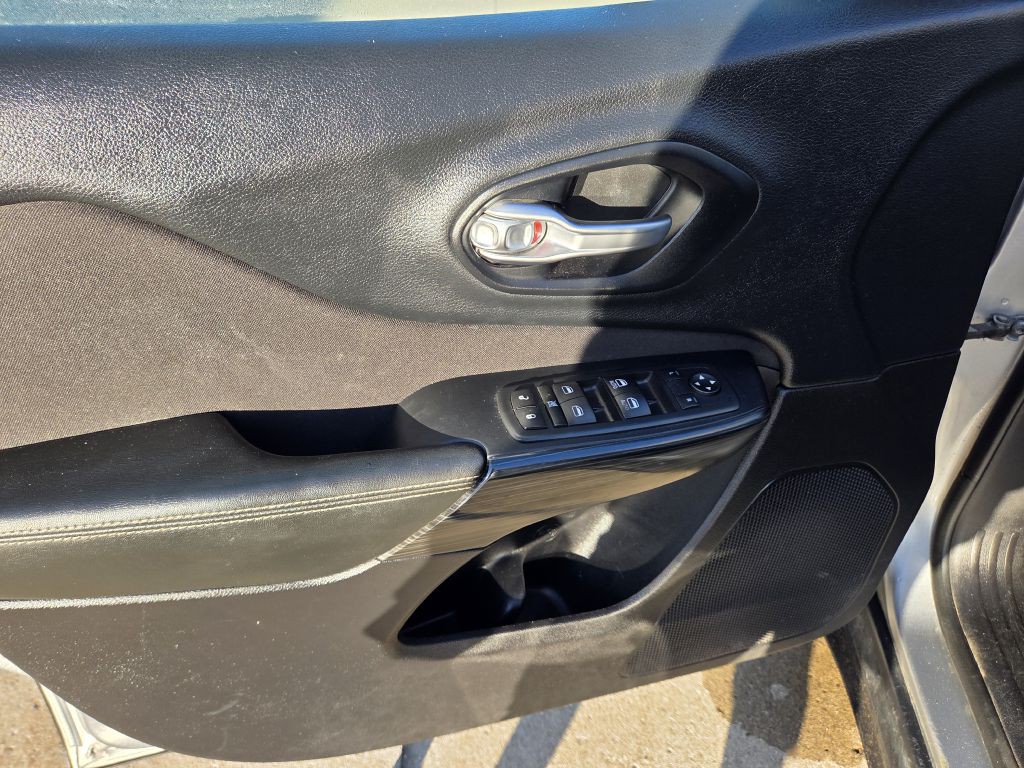 2015 Jeep Cherokee Image 7