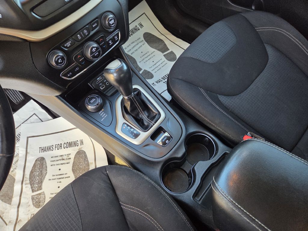 2015 Jeep Cherokee Image 15