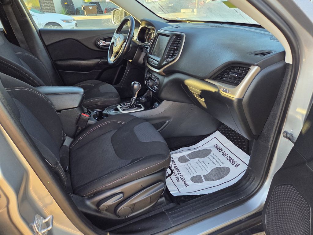 2015 Jeep Cherokee Image 17