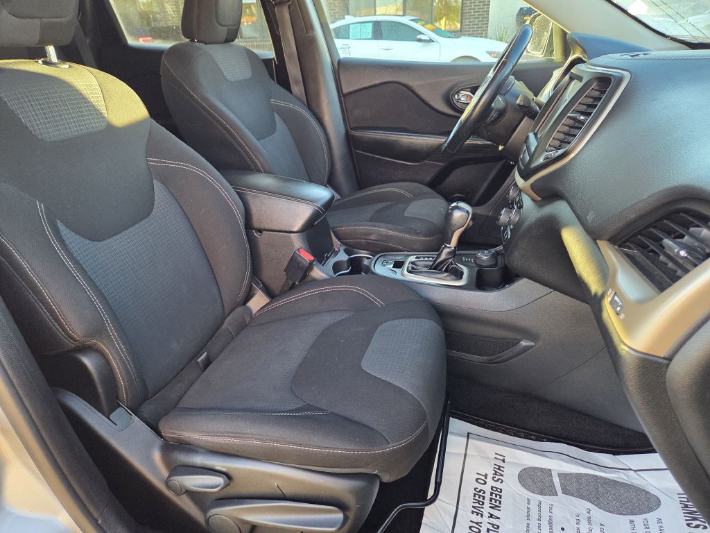 2015 Jeep Cherokee Image 18