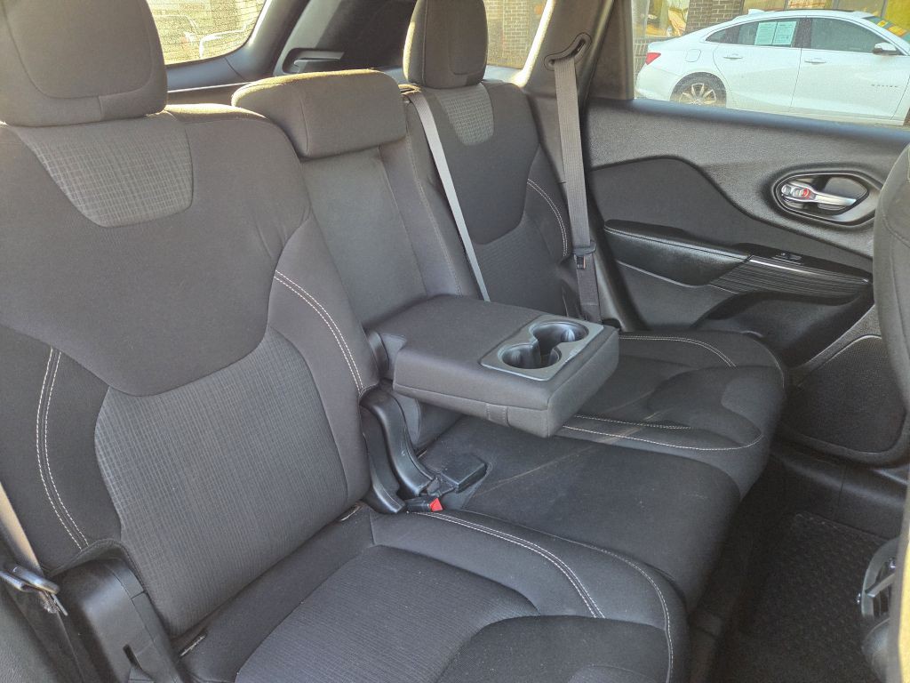 2015 Jeep Cherokee Image 21