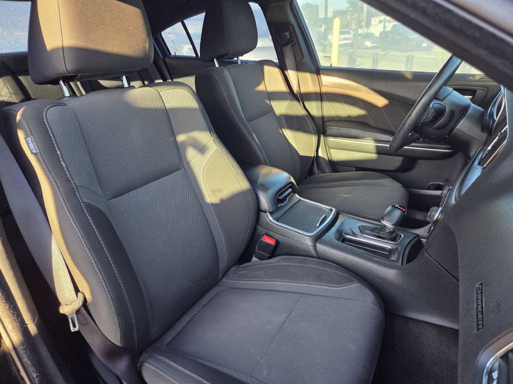 2015 Dodge Charger Image 16