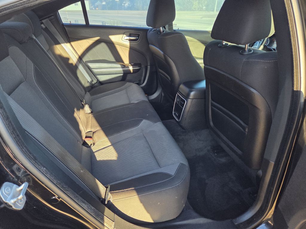 2015 Dodge Charger Image 18