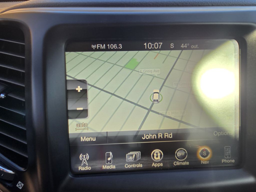 2017 Jeep Cherokee Image 12