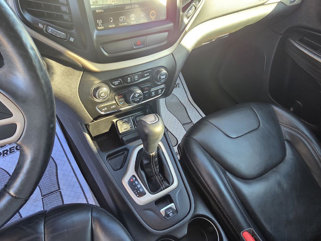 2017 Jeep Cherokee Image 14