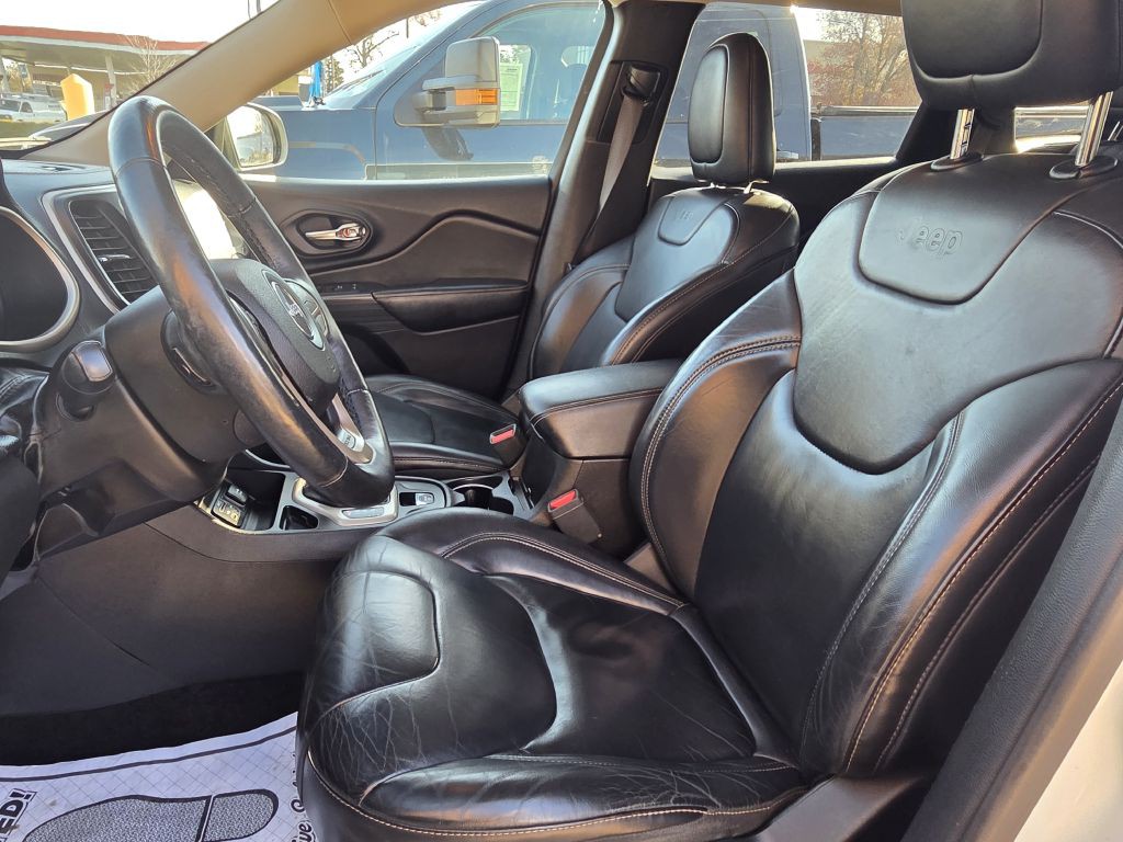 2017 Jeep Cherokee Image 15