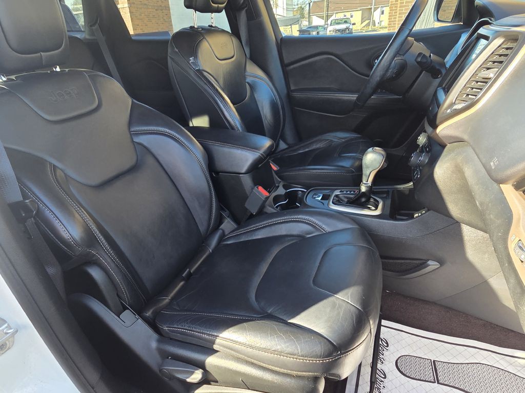 2017 Jeep Cherokee Image 17