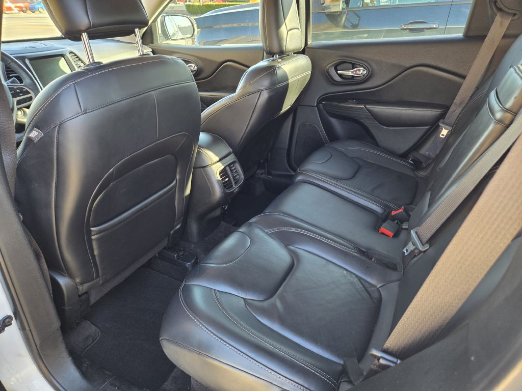 2017 Jeep Cherokee Image 21