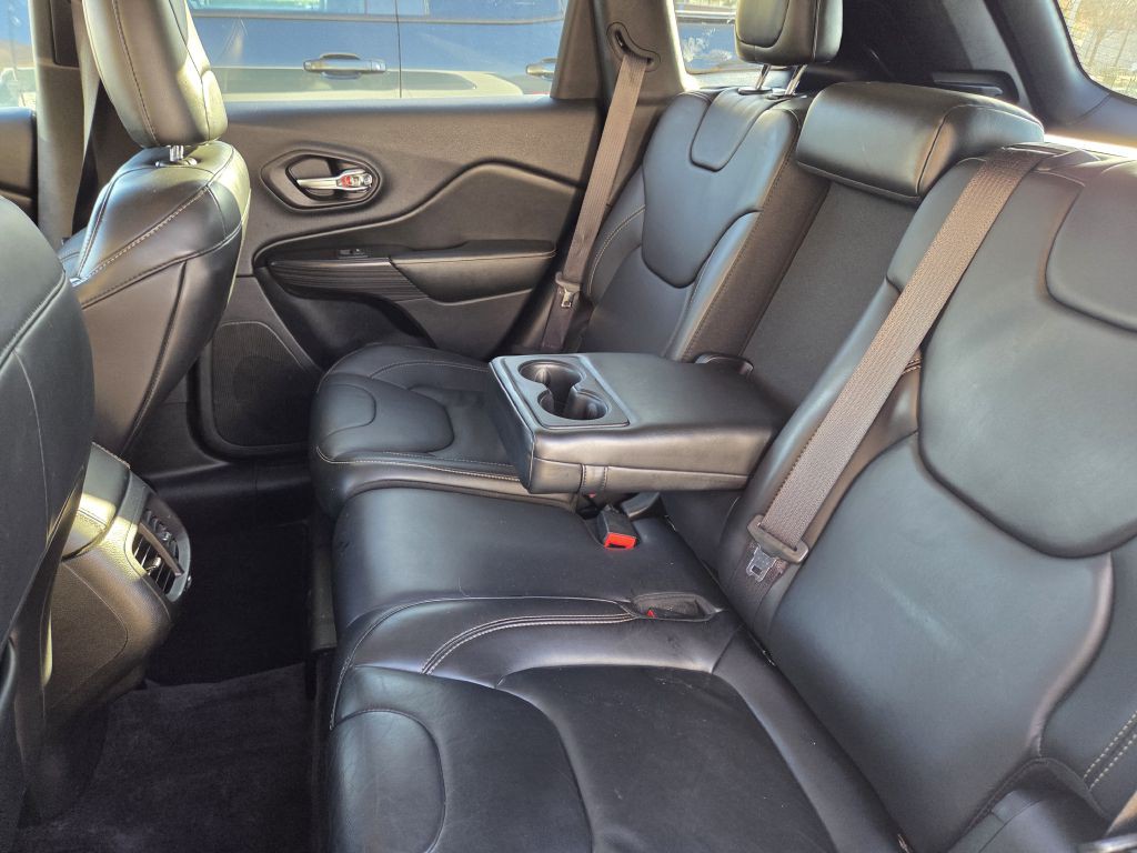 2017 Jeep Cherokee Image 22
