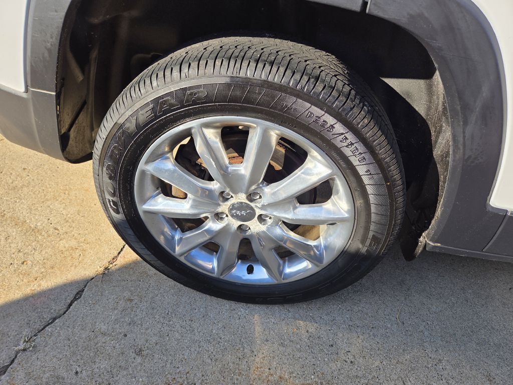 2017 Jeep Cherokee Image 26