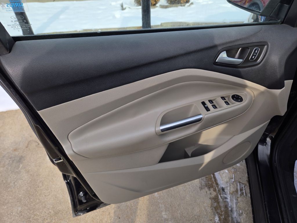 2017 Ford Escape Image 9