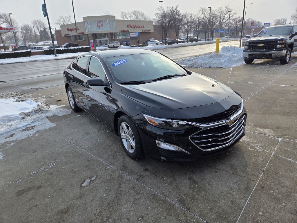 2021 Chevrolet Malibu Image 2