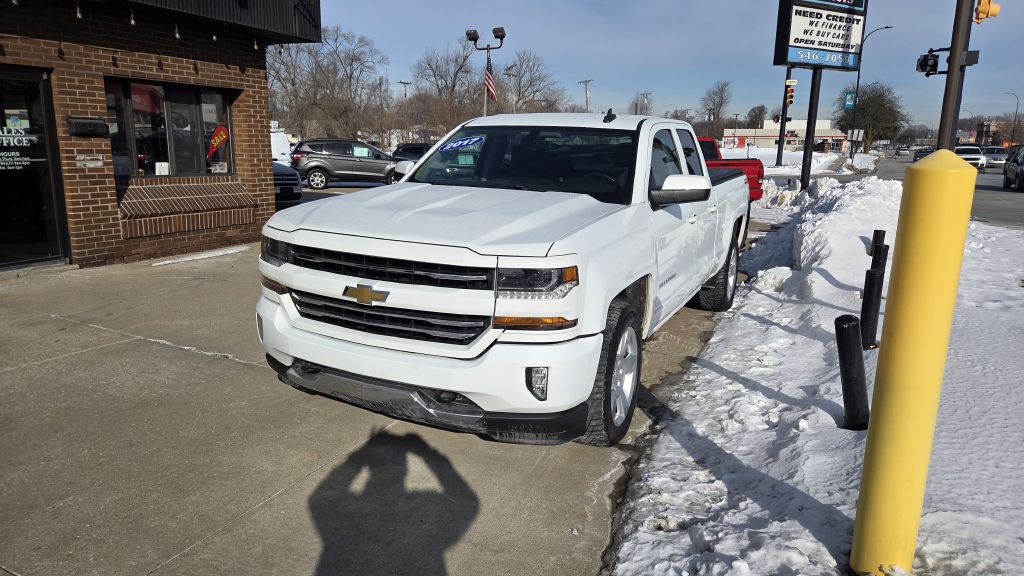 2017 Chevrolet Silverado 1500 Image 2
