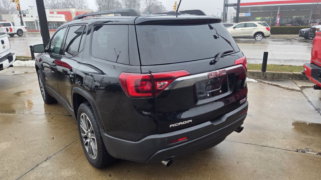 2017 GMC Acadia Image 4