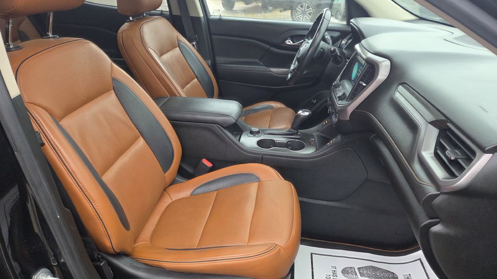 2017 GMC Acadia Image 16