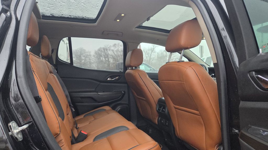 2017 GMC Acadia Image 18