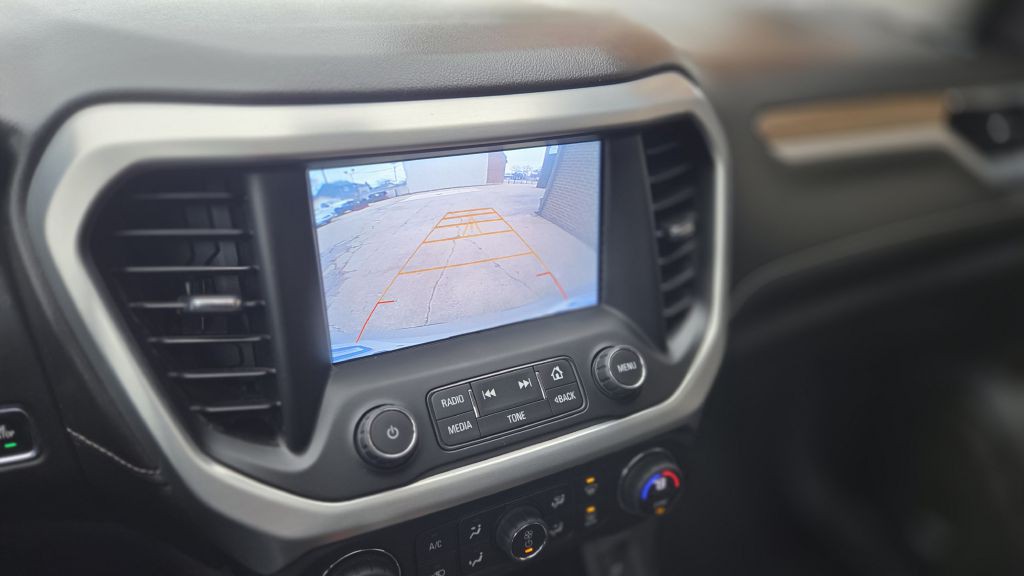 2017 GMC Acadia Image 7