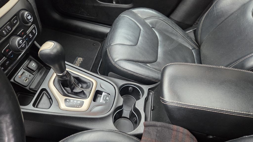 2015 Jeep Cherokee Image 9