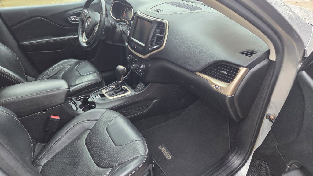 2015 Jeep Cherokee Image 16