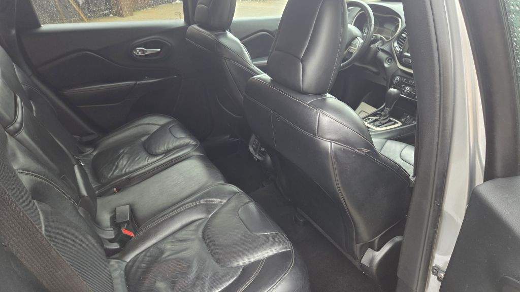 2015 Jeep Cherokee Image 19