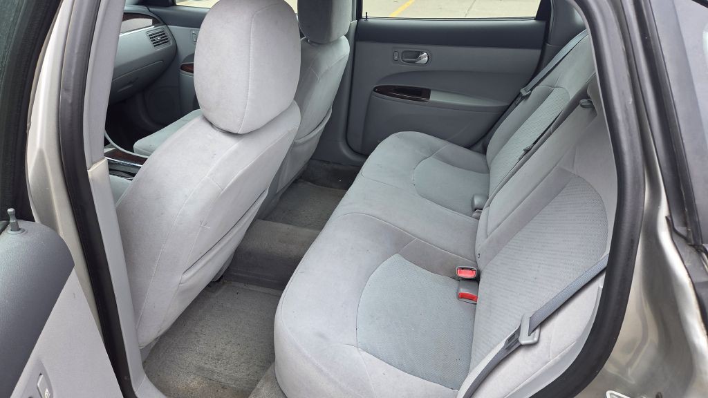 2007 Buick Lacrosse Image 8