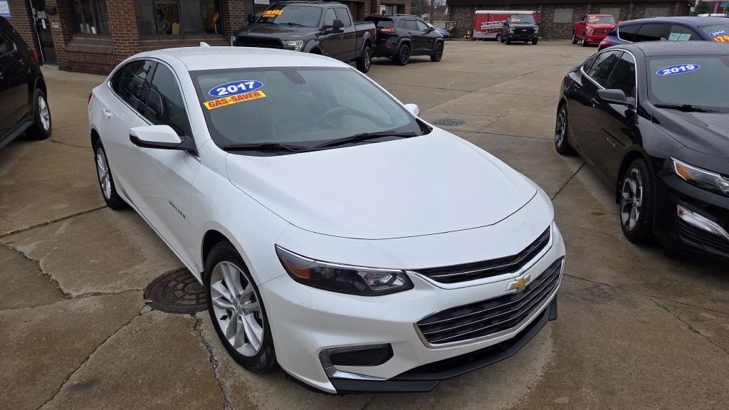 2017 Chevrolet Malibu Image 2