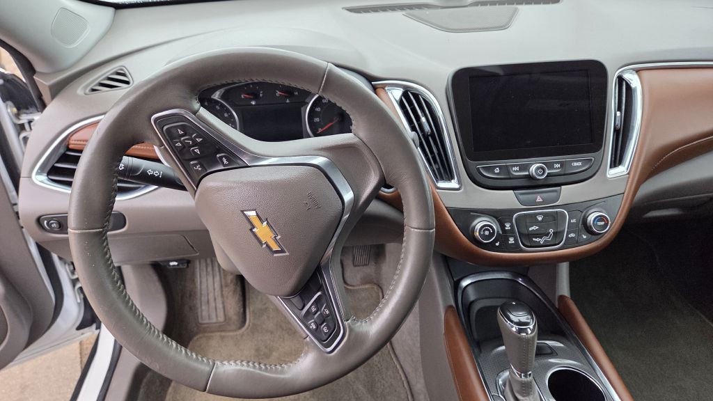 2017 Chevrolet Malibu Image 5