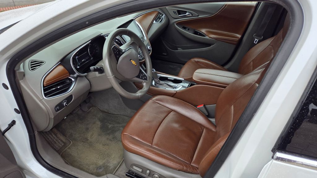 2017 Chevrolet Malibu Image 8