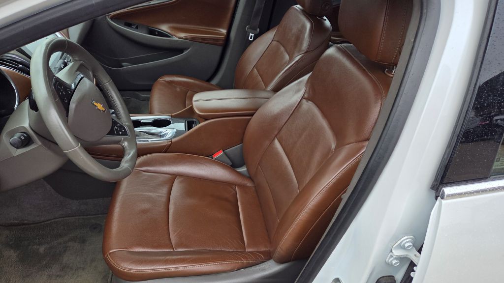 2017 Chevrolet Malibu Image 9