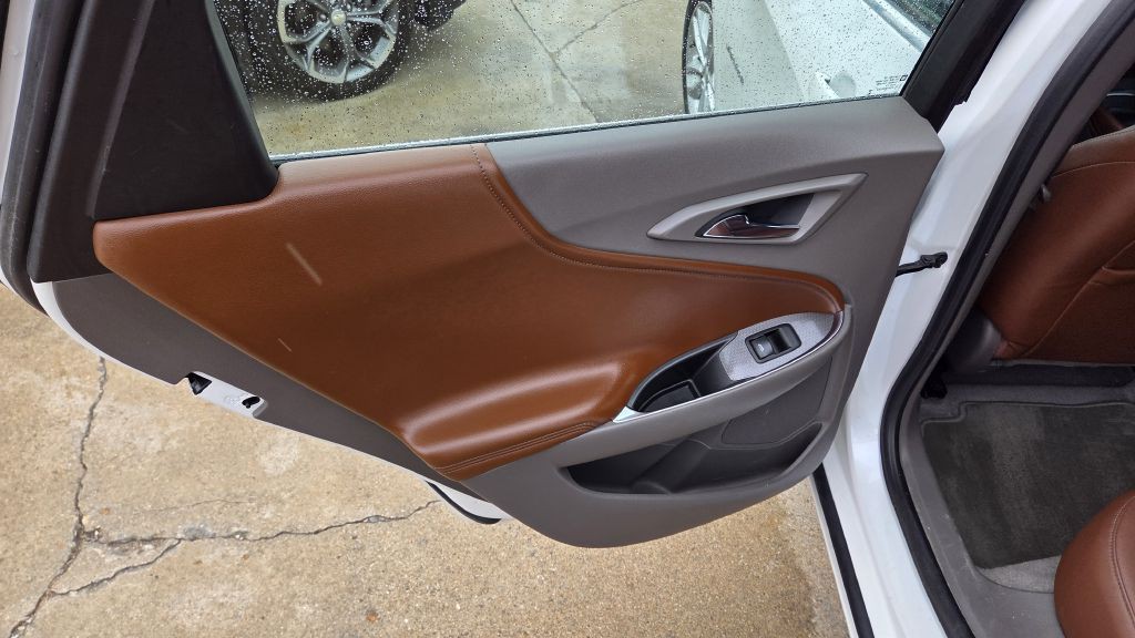 2017 Chevrolet Malibu Image 13