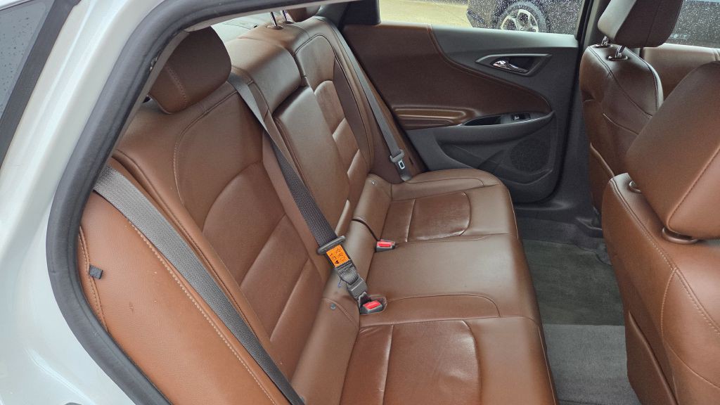 2017 Chevrolet Malibu Image 18