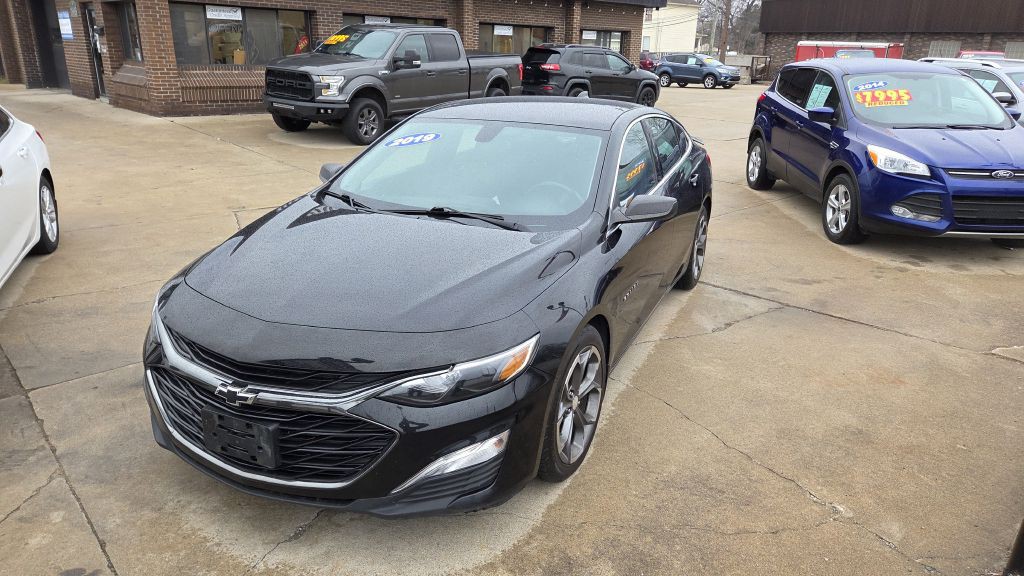 2019 Chevrolet Malibu Image 1