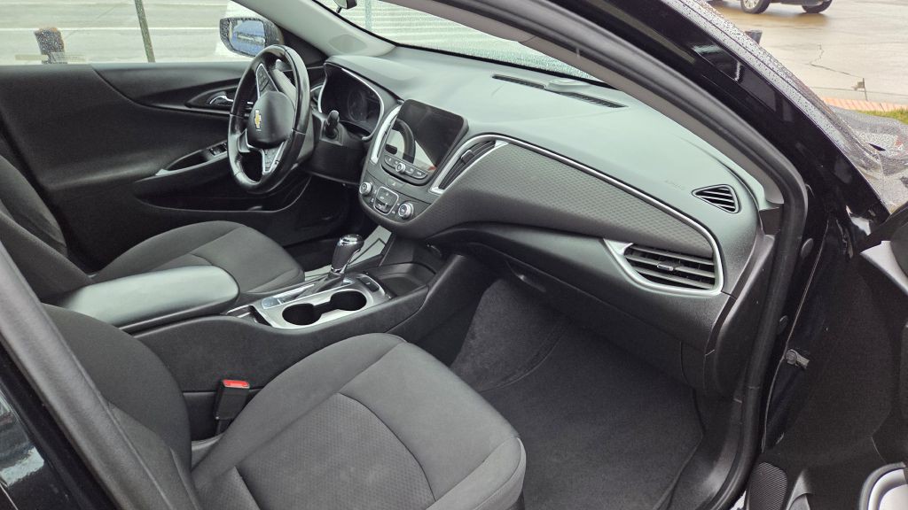 2019 Chevrolet Malibu Image 14