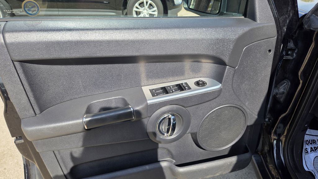2010 Jeep Commander Image 6
